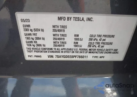 2023 Tesla Model Y Awd/Long Range Dual Motor All-Wheel Drive z USA, uszkodzony, nr VIN 7SAYGDEE8PF786011